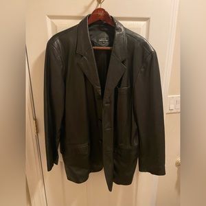 Men’s black leather jacket 42R